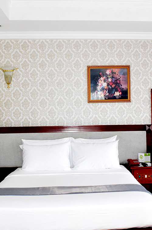 Khách sạn Rạng Đông