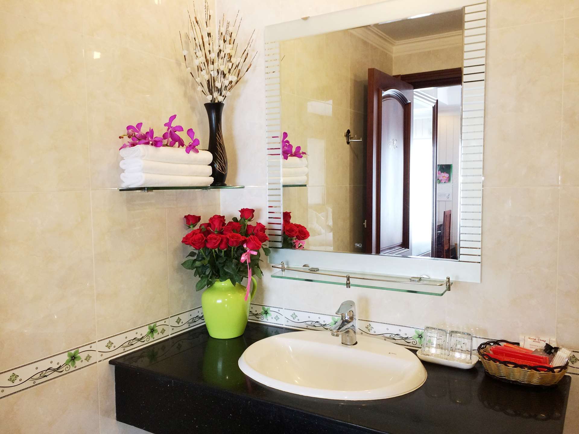 Khách sạn Rạng Đông