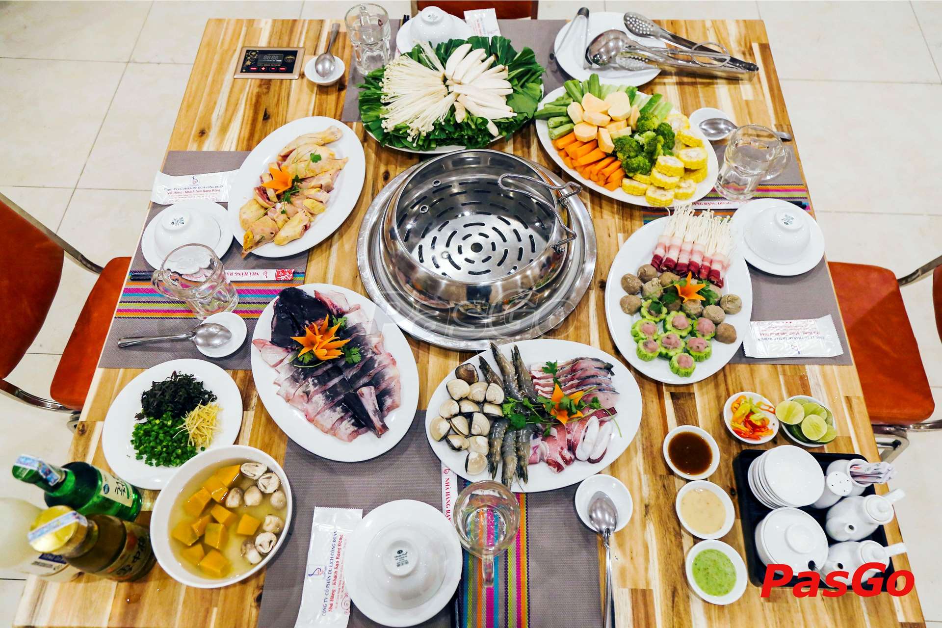 Khách sạn Rạng Đông