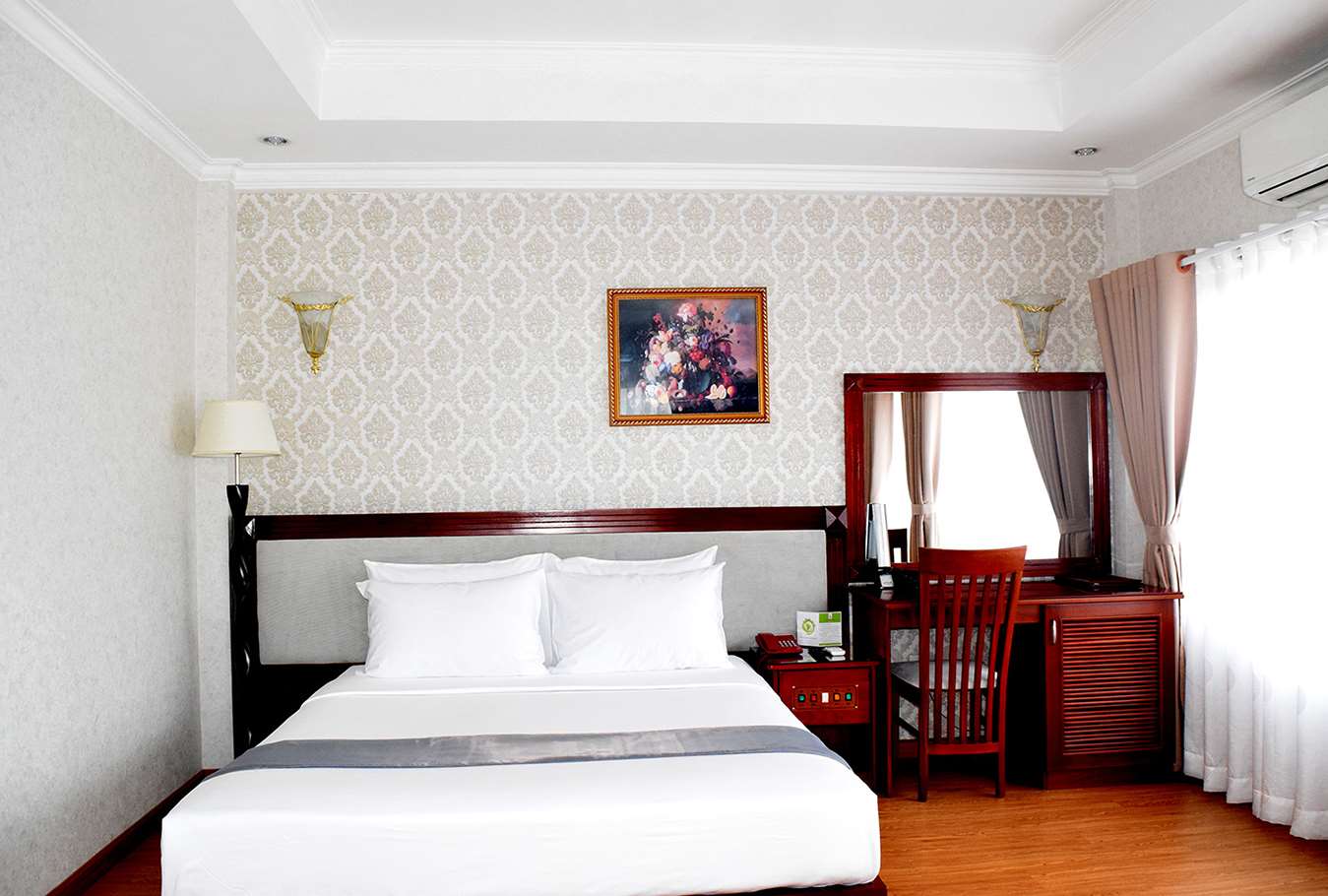 Khách sạn Rạng Đông