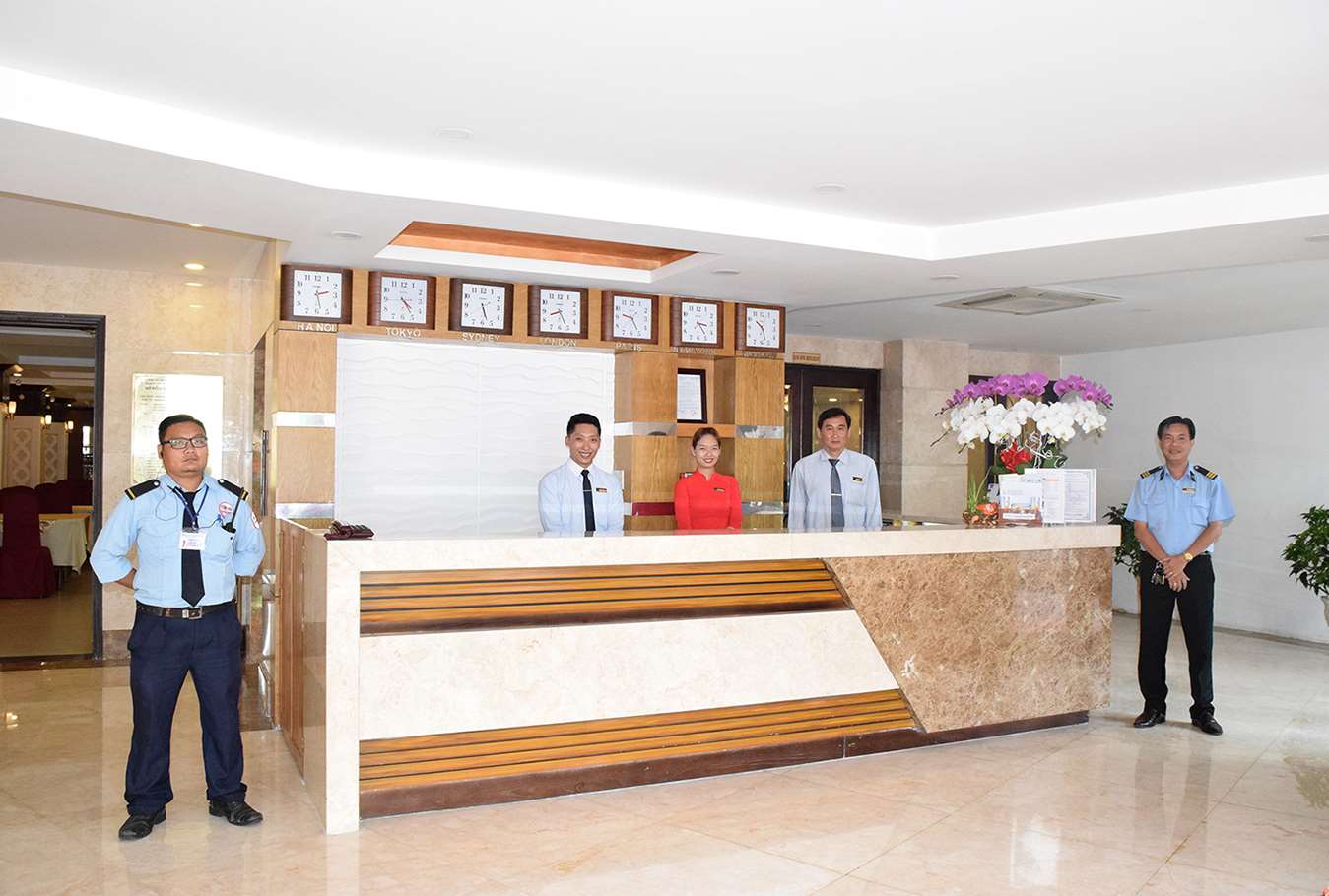 Khách sạn Rạng Đông