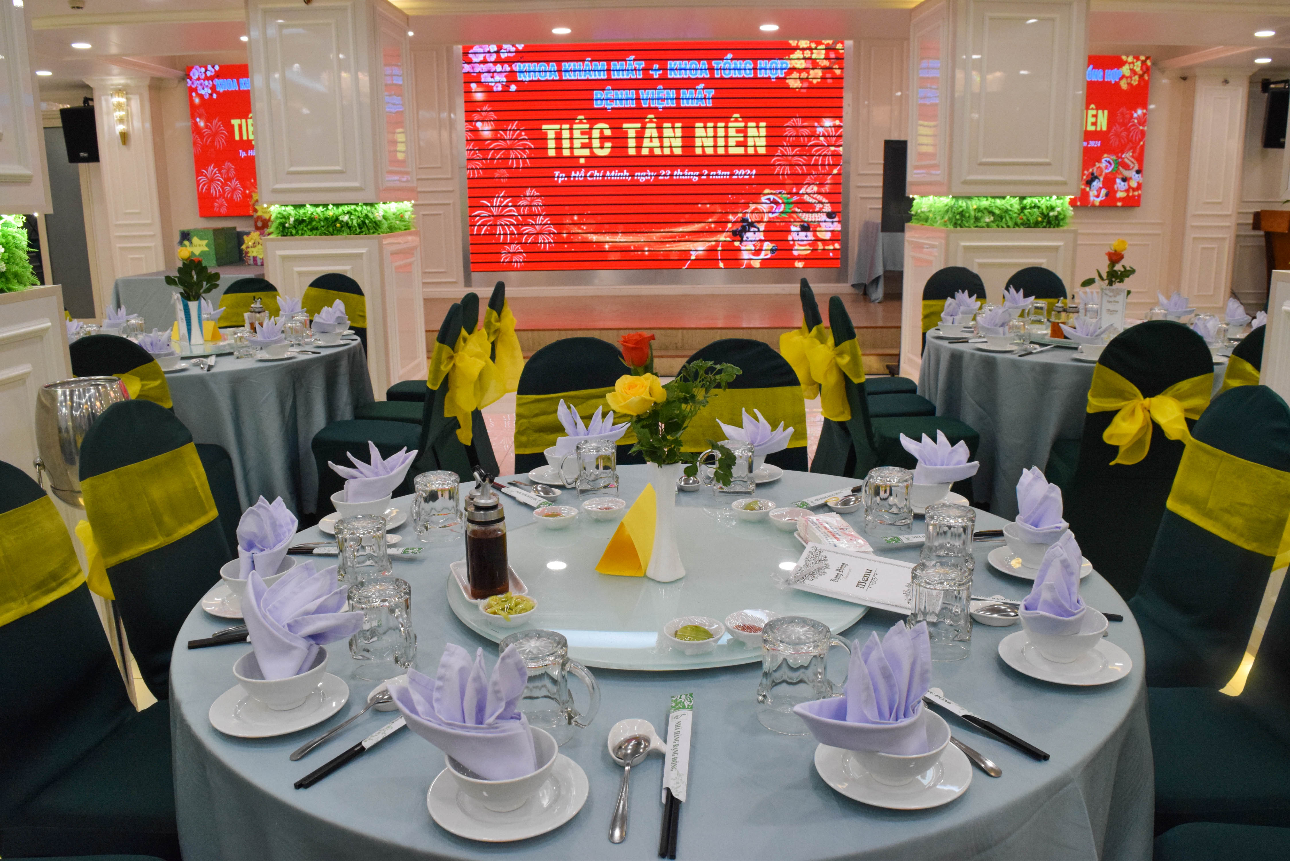 Khách sạn Rạng Đông