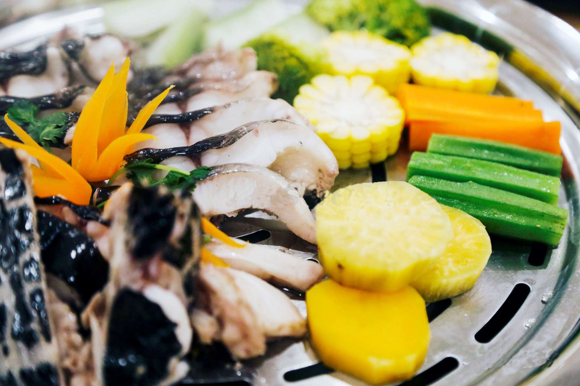 Khách sạn Rạng Đông