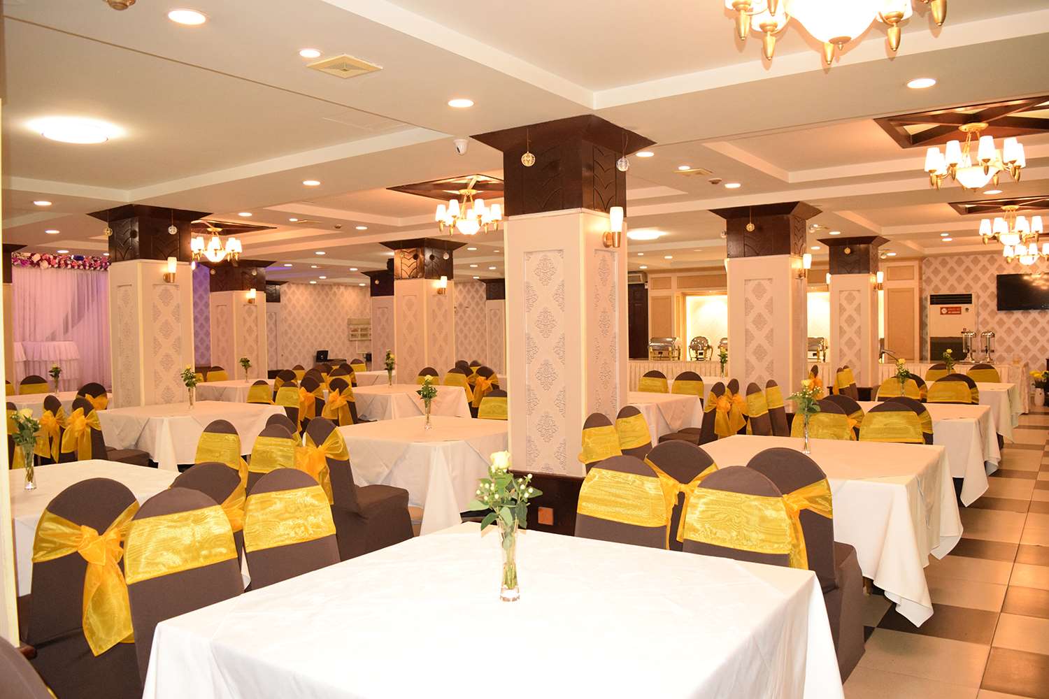 Khách sạn Rạng Đông