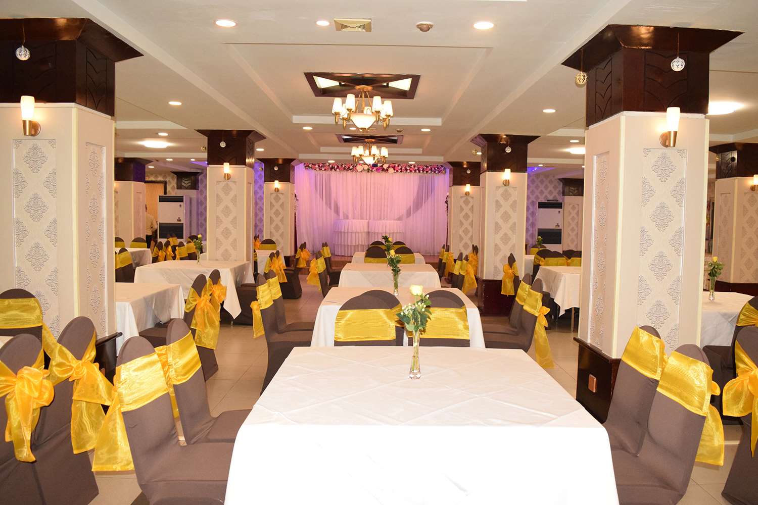 Khách sạn Rạng Đông