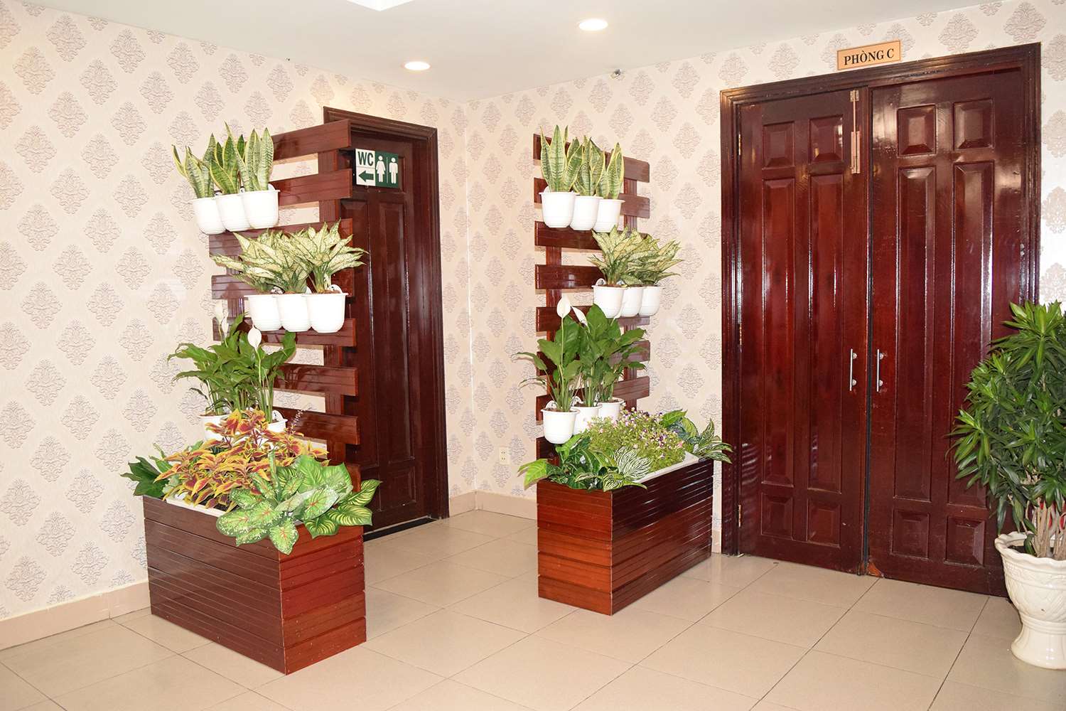 Khách sạn Rạng Đông