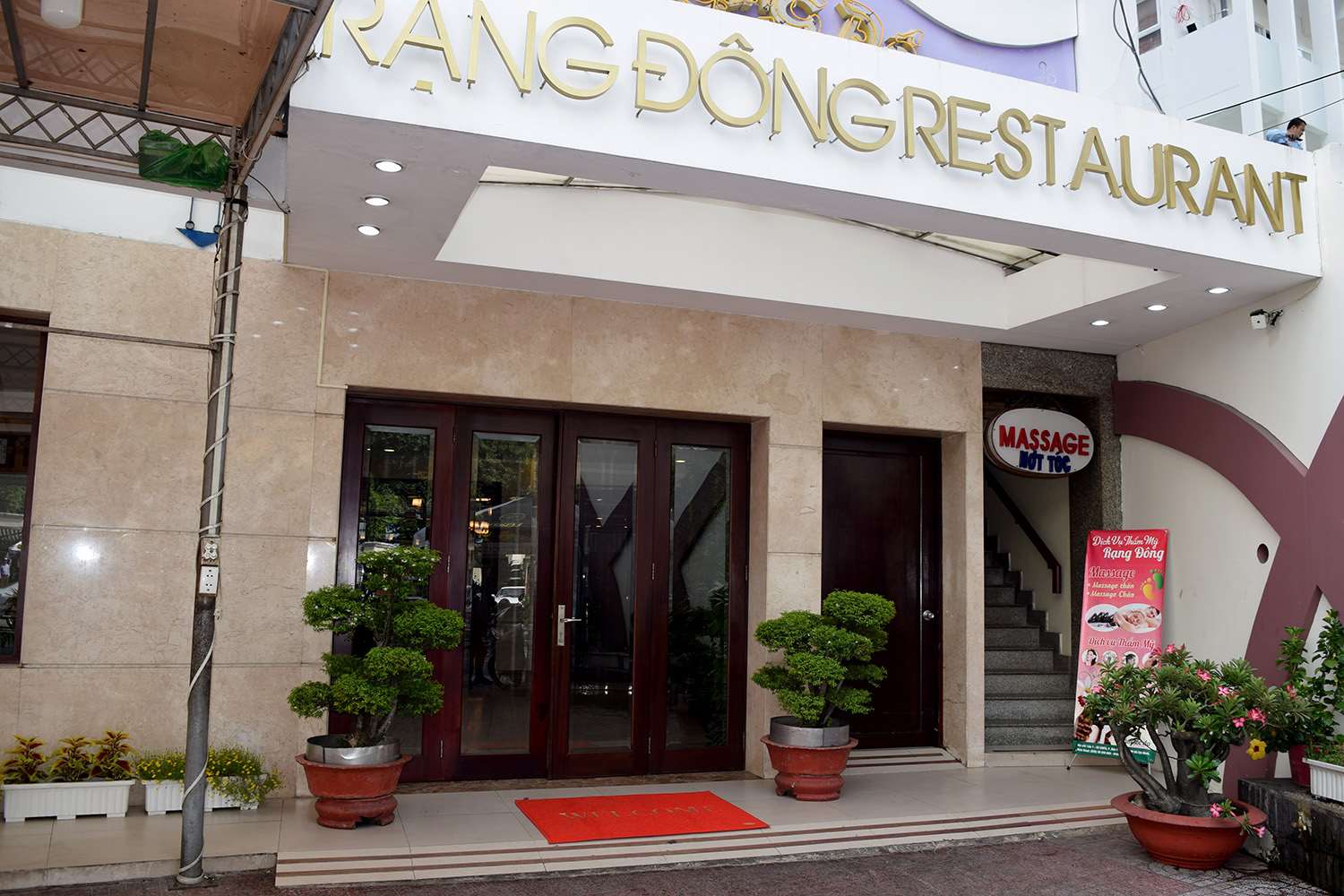 Khách sạn Rạng Đông