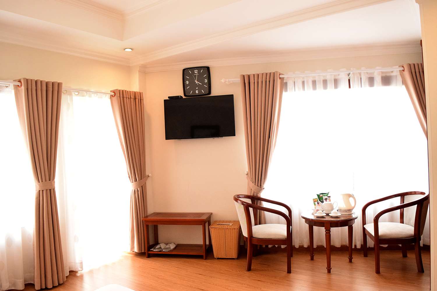 Khách sạn Rạng Đông