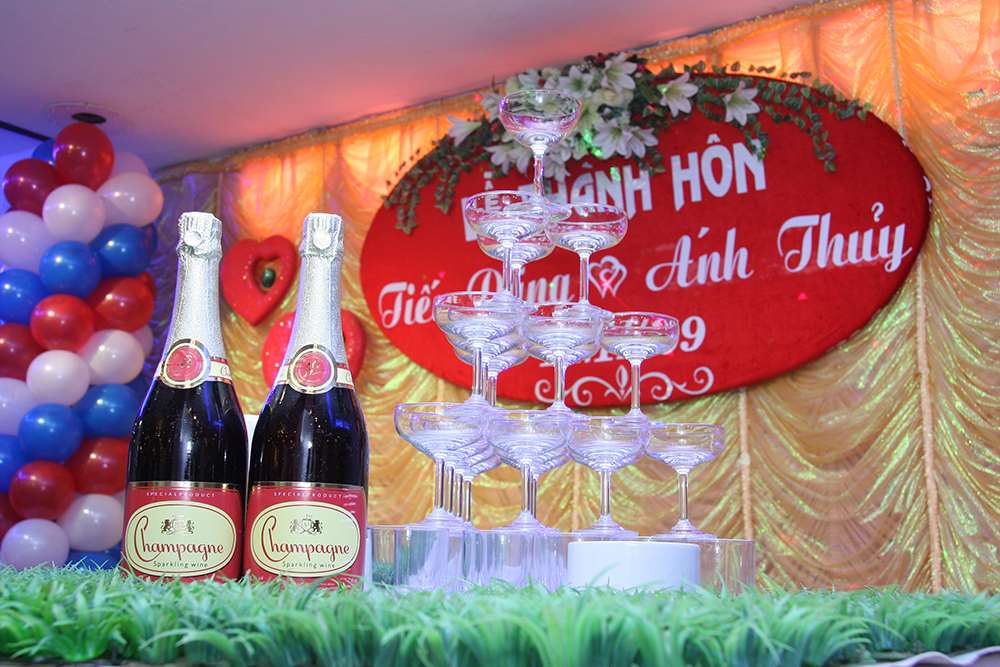 Khách sạn Rạng Đông