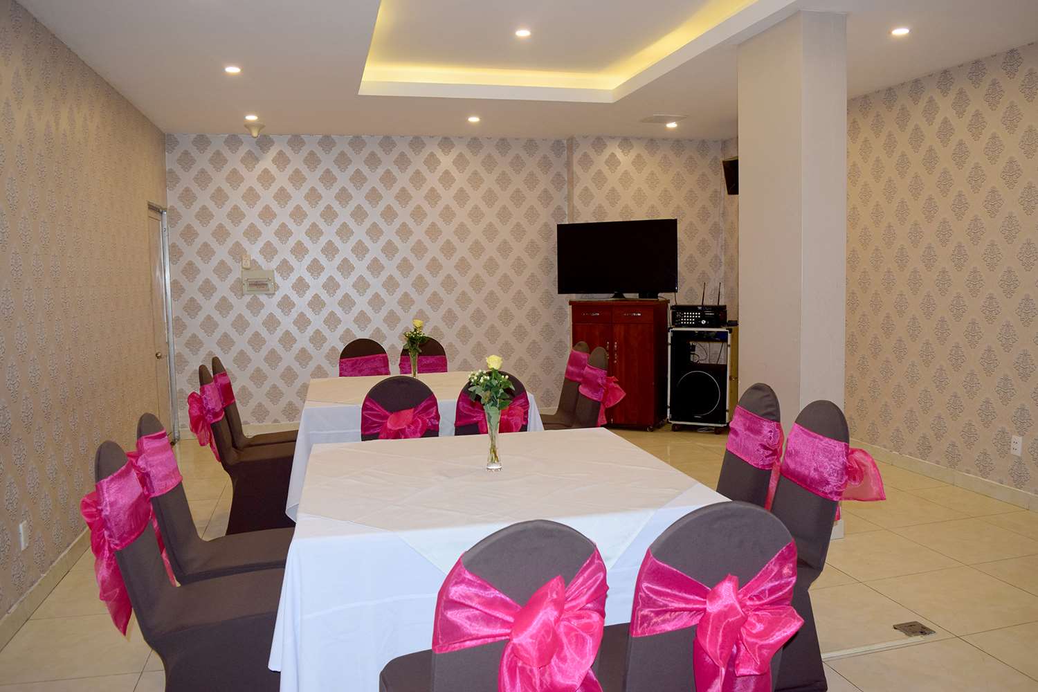 Khách sạn Rạng Đông