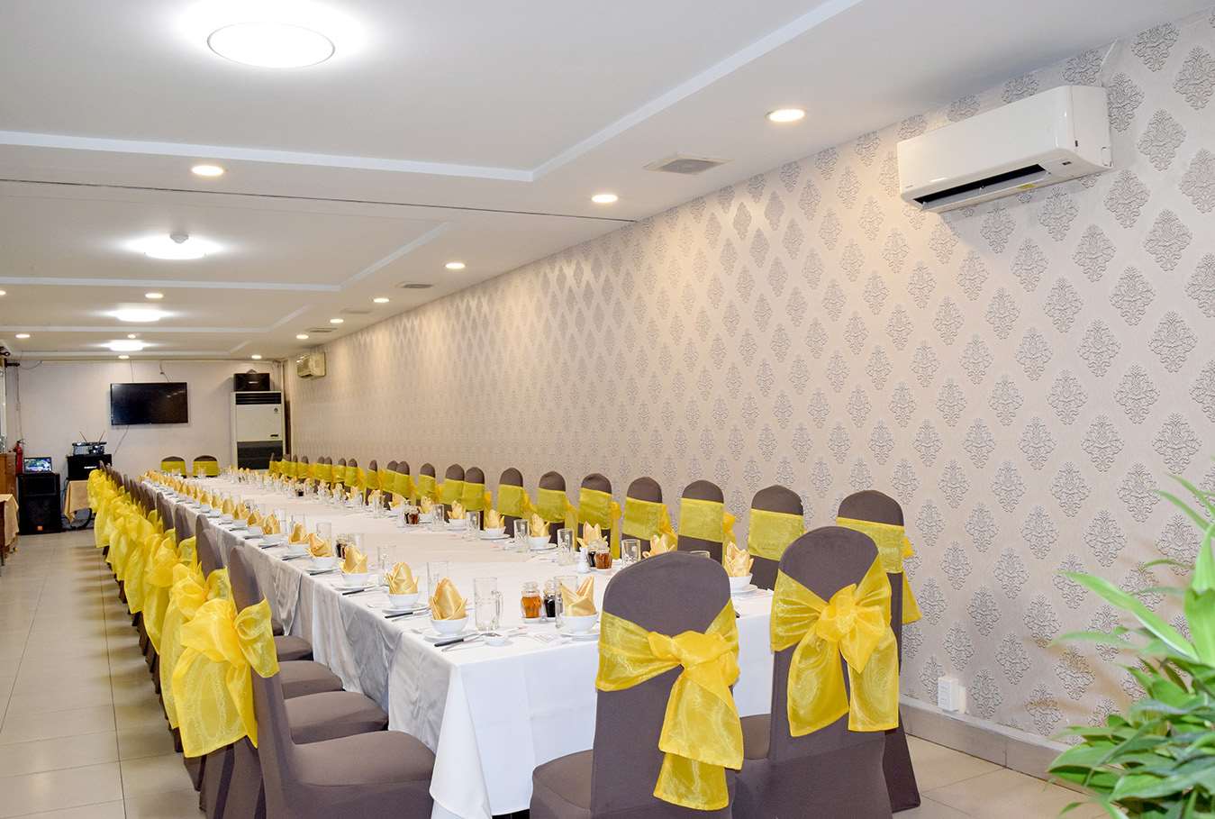 Khách sạn Rạng Đông