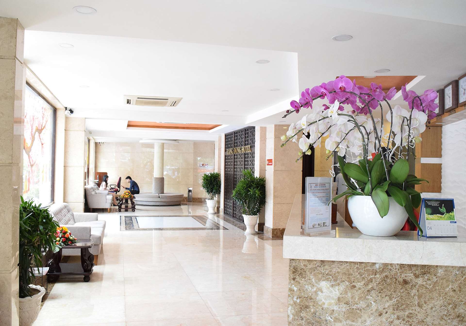 Khách sạn Rạng Đông