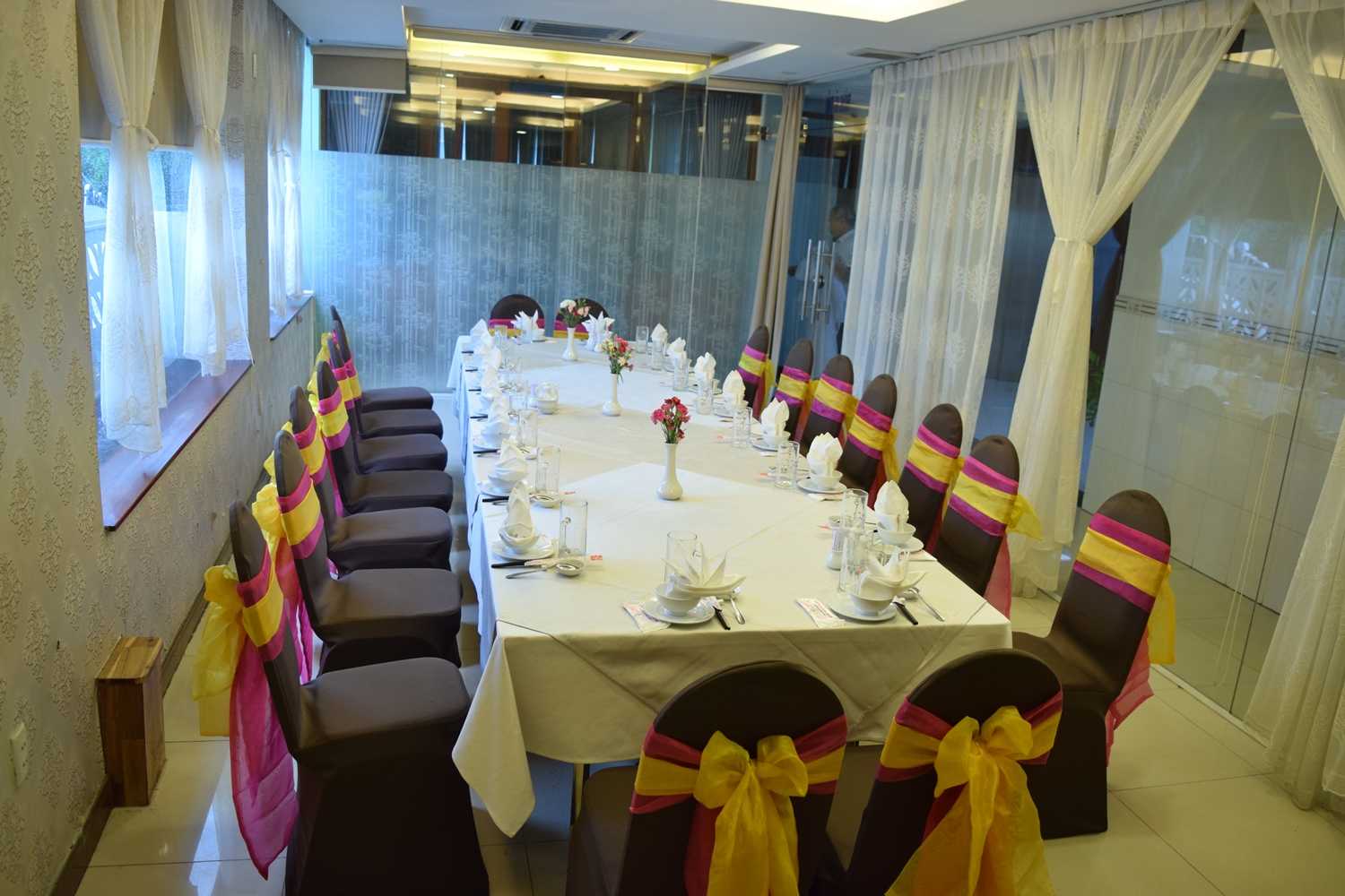 Khách sạn Rạng Đông