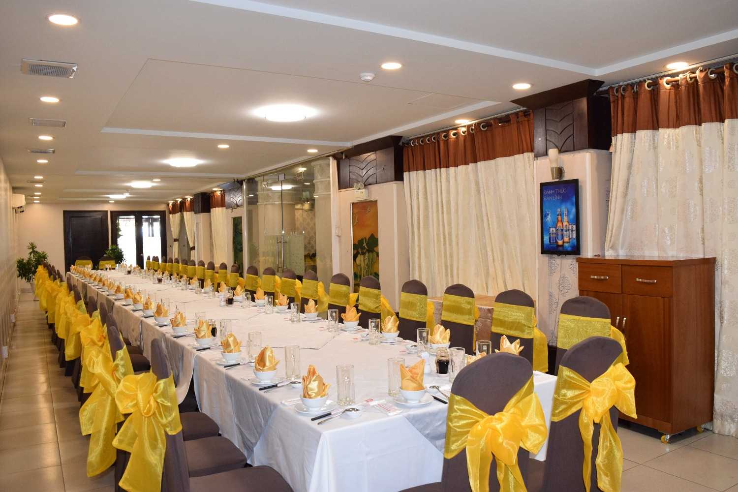 Khách sạn Rạng Đông