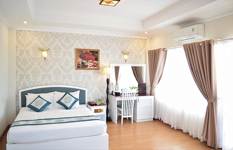 Khách sạn Rạng Đông